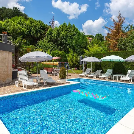 Gorgeous Home In Bregi *