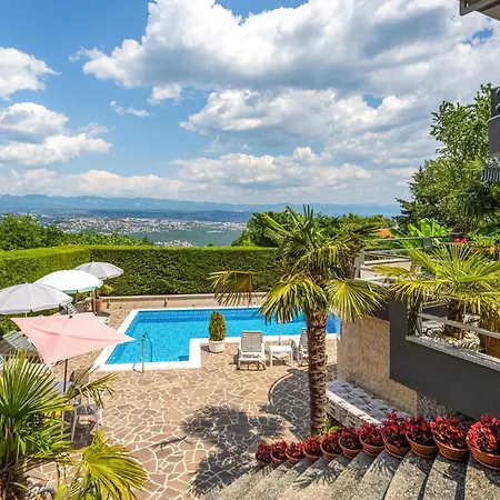 Gorgeous Home In Bregi